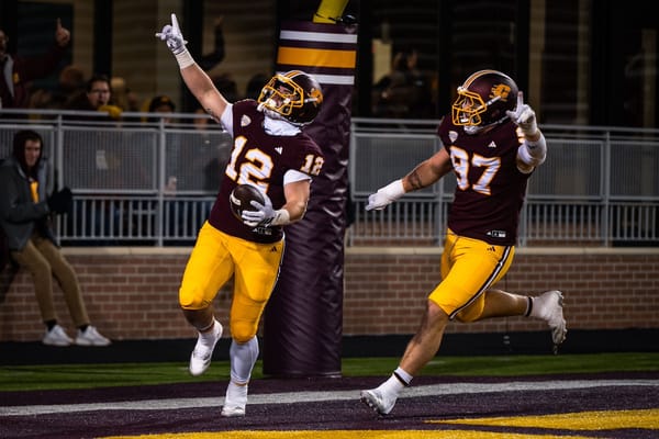 Central Michigan defense swarms Buffalo in 38-19 win, bowl eligible for 1st time since 2021